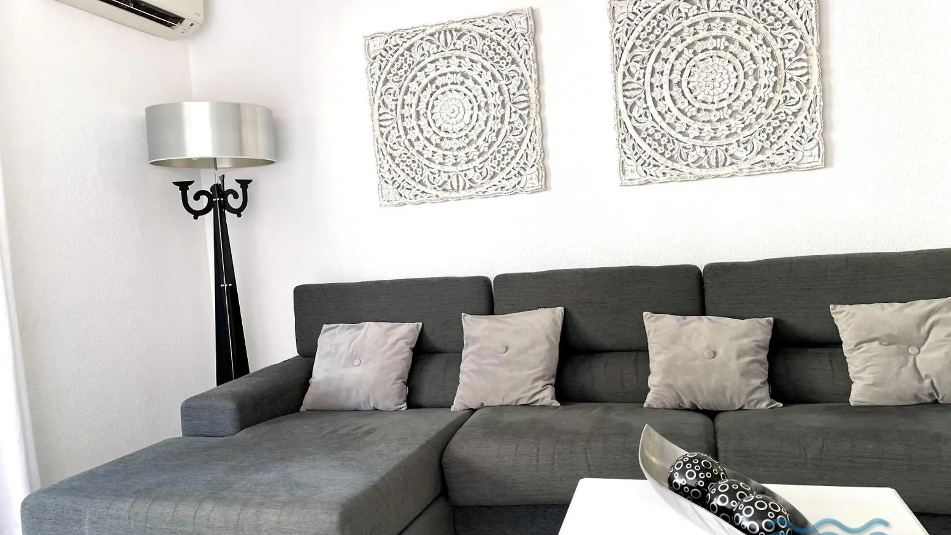 Apartbeach Paradis Park Con Vistas Playa La Pineda 0*,  Spain